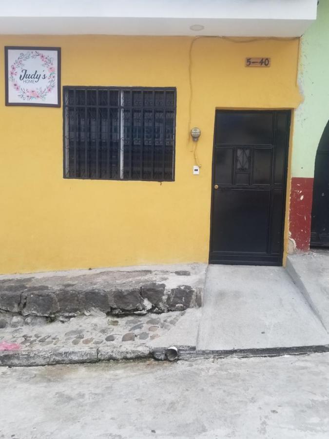 Judys Home - Bed And Breakfast Retalhuleu Exterior foto